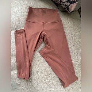 Lululemon aligns size 2